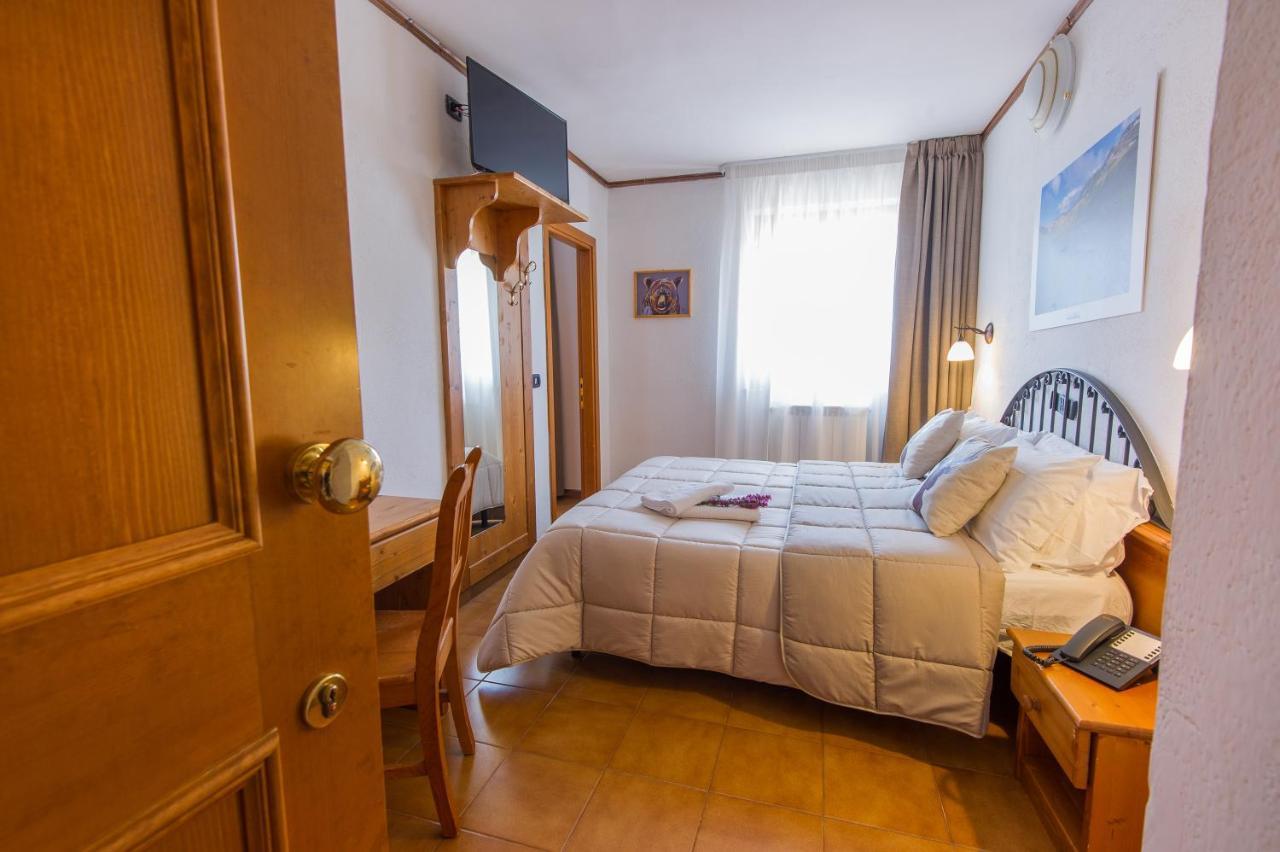 Hotel Iris Pescasseroli Eksteriør billede